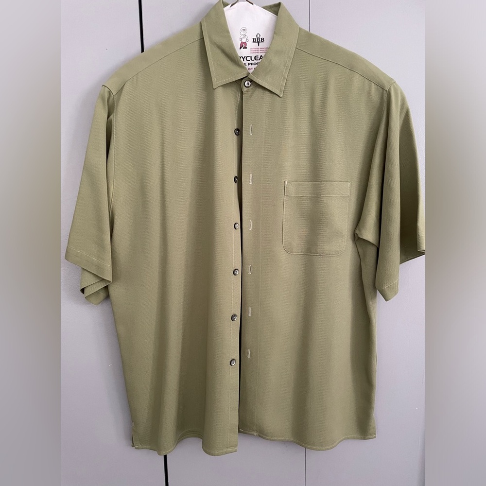 Robert Barakett Large Olive button down shirt.